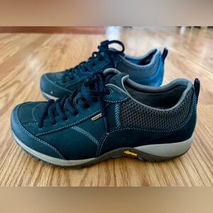 Dansko Paisley women’s waterproof nubuck sneakers blue size 37
